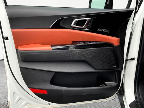 Used 2024 Kia Carnival SX Prestige FWD image 20
