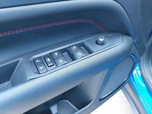 Used 2023 Jeep Compass Trailhawk w/ Trailer Tow Group image 19