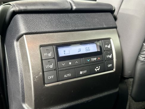 Used 2022 Lexus GX 460 Premium w/ Accessory Package image 26