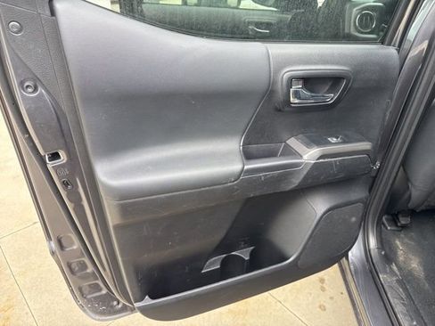 Used 2023 Toyota Tacoma TRD Off-Road image 25