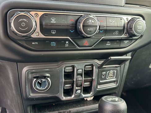 Used 2023 Jeep Wrangler Unlimited AWD/4WD image 25