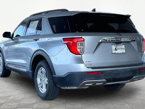 Used 2023 Ford Explorer XLT w/ Equipment Group 202A AWD/4WD image 4