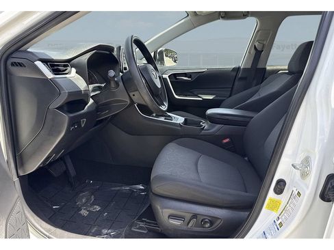 Used 2021 Toyota RAV4 XLE AWD/4WD image 13