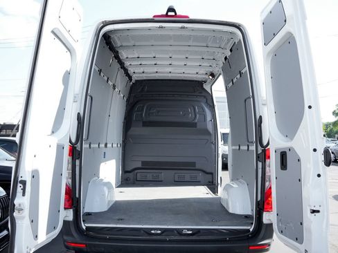 Used 2020 Mercedes-Benz Sprinter 2500 image 5