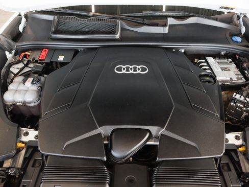 Used 2023 Audi Q8 Premium w/ Convenience Package AWD/4WD image 4
