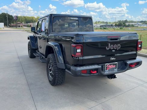 Used 2025 Jeep Gladiator Rubicon AWD/4WD image 6