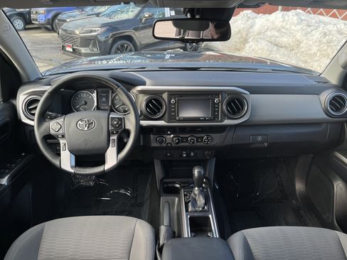 Used 2018 Toyota Tacoma SR5 image 19