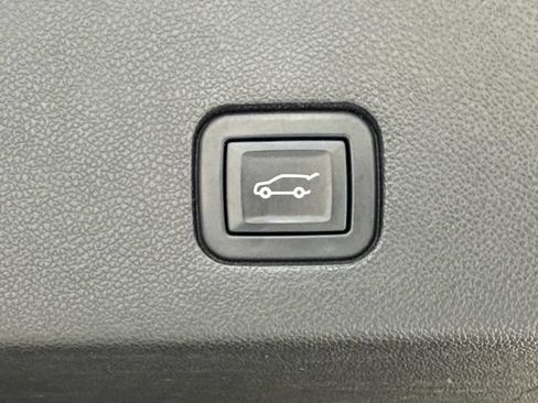 Used 2023 Cadillac XT6 Luxury FWD image 13