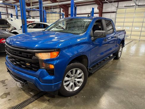 Used 2022 Chevrolet Silverado 1500 Custom image 3