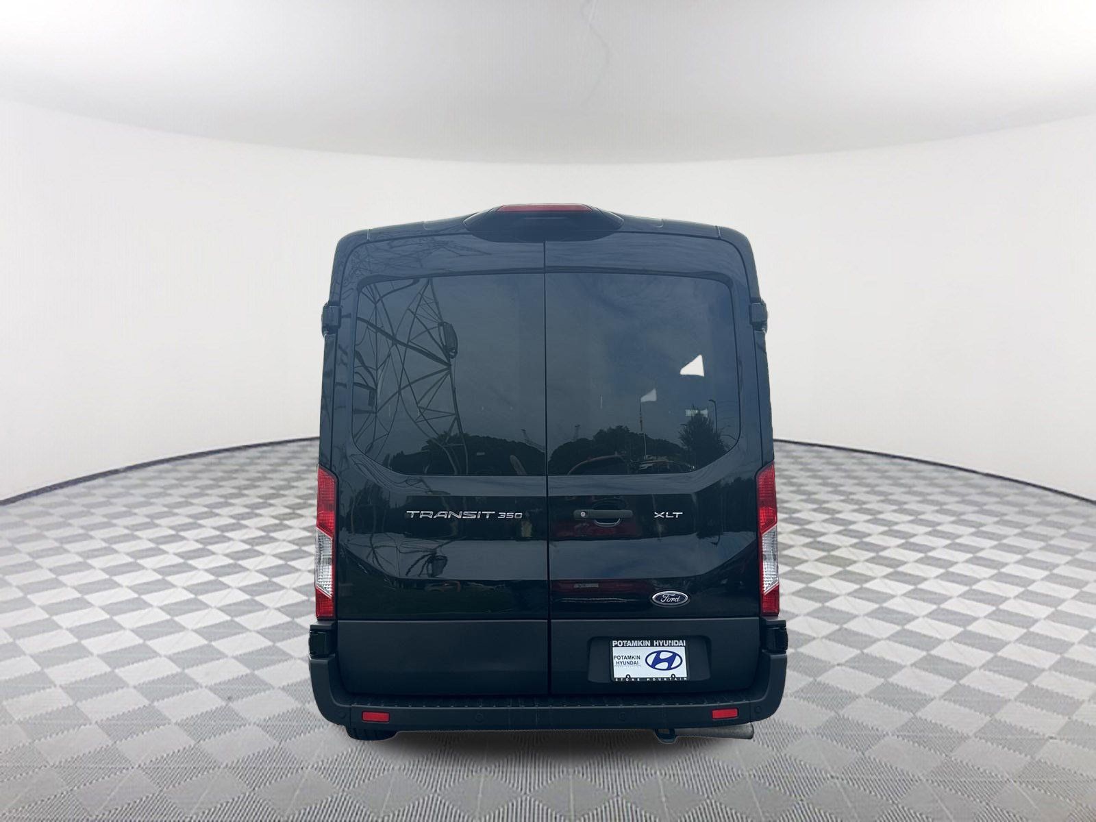Used 2023 Ford Transit 350 XLT RWD image 6