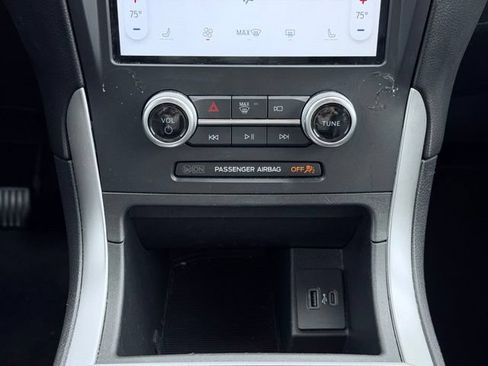 Used 2024 Ford Edge SEL AWD/4WD image 35