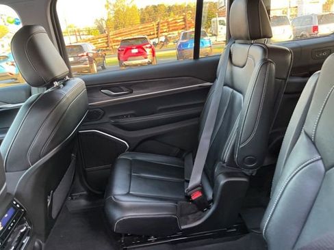 Used 2022 Jeep Grand Cherokee L Limited image 13