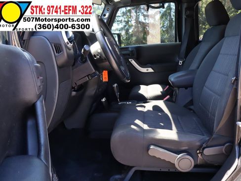 Used 2012 Jeep Wrangler Unlimited Sahara w/ Connectivity Group AWD/4WD image 13