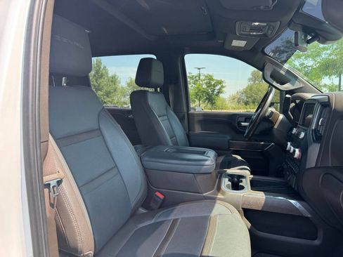 Used 2022 GMC Sierra 3500 Denali AWD/4WD image 16