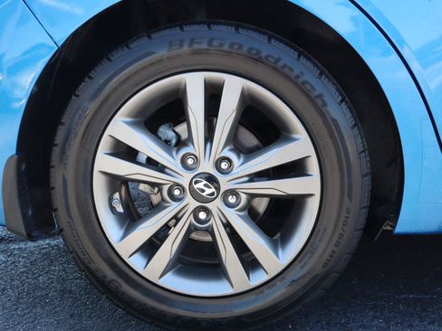 Used 2018 Hyundai Elantra SEL FWD image 22