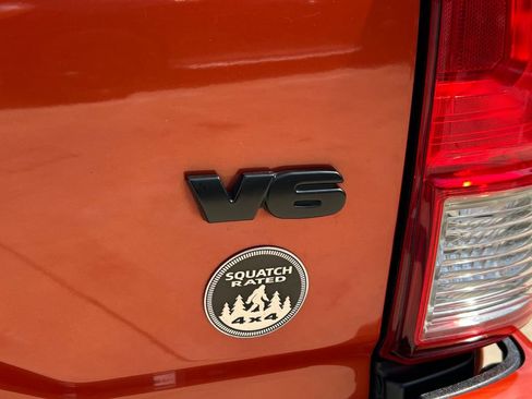 Used 2016 Toyota Tacoma TRD Sport w/ Towing Package AWD/4WD image 13