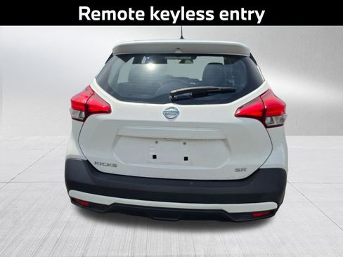 Used 2019 Nissan Kicks SR w/ SR Premium Package FWD image 7