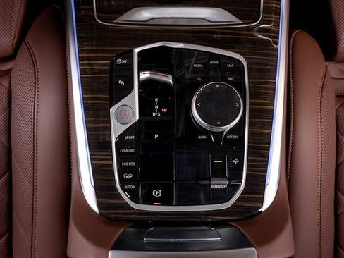 Used 2024 BMW X7 xDrive40i w/ Premium Package AWD/4WD image 45
