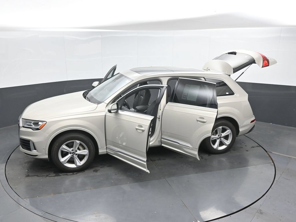 Used 2022 Audi Q7 2.0T Premium Plus w/ Premium Plus Package AWD/4WD image 52