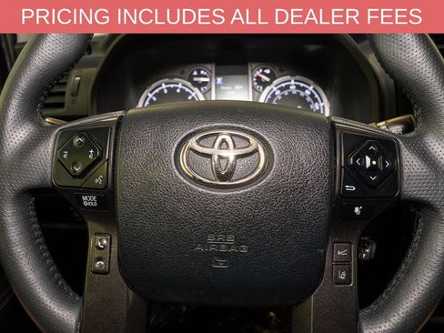 Used 2022 Toyota 4Runner TRD Off-Road Premium AWD/4WD image 20