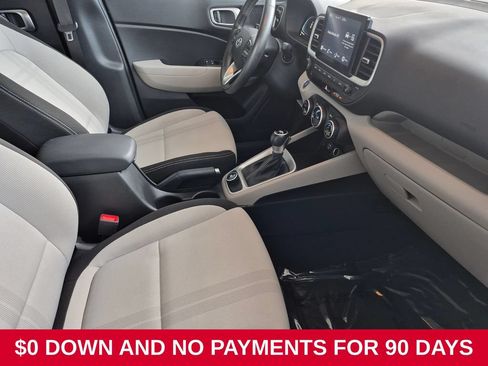Used 2025 Hyundai Venue SEL FWD image 31