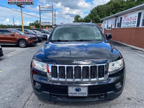 Used 2013 Jeep Grand Cherokee Laredo AWD/4WD image 2