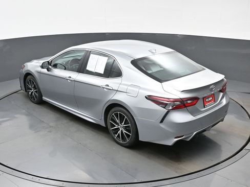 Used 2024 Toyota Camry SE image 37