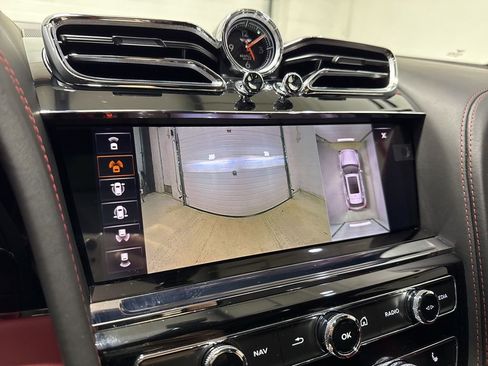 Used 2023 Bentley Bentayga image 31
