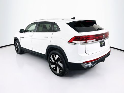 Used 2025 Volkswagen Atlas Cross Sport SE FWD image 5