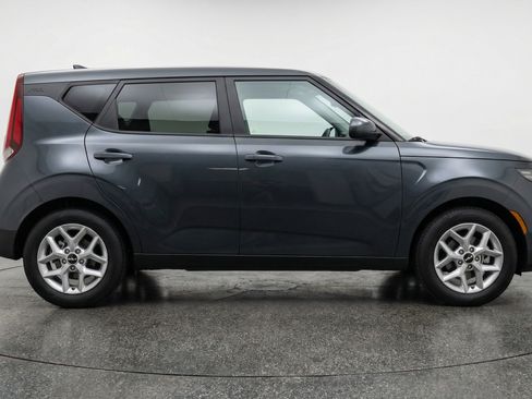 Used 2025 Kia Soul LX w/ LX Technology Package image 11