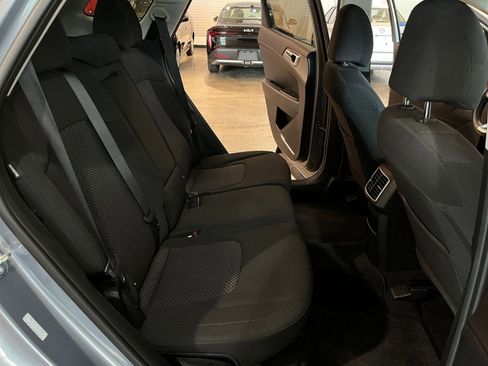 Used 2025 Kia Sportage LX FWD image 37