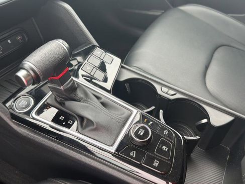 Used 2024 Kia Sportage EX image 30