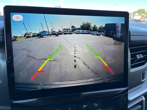 Used 2024 Ford Expedition XLT image 20