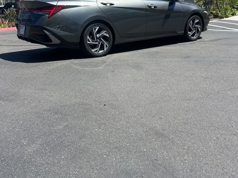 Used 2025 Hyundai Elantra SEL FWD image 6