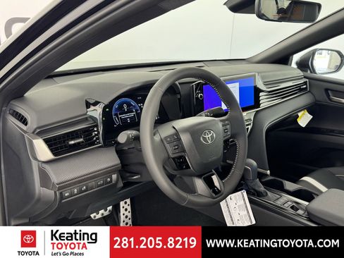 New 2026 Toyota Camry Hybrid image 2