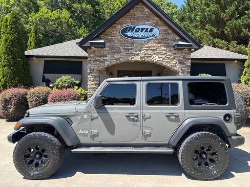 Used 2019 Jeep Wrangler Unlimited Sport S AWD/4WD image 2