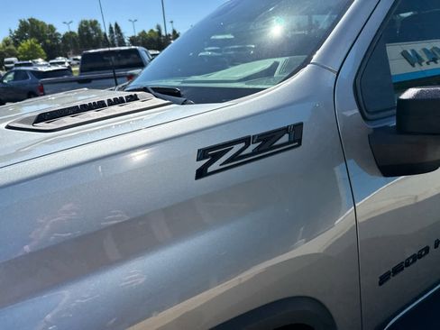 Used 2025 Chevrolet Silverado 2500 LT w/ Trail Boss Package AWD/4WD image 5