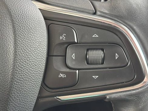 Used 2023 Buick Envision Essence AWD/4WD image 15