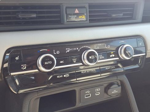 Used 2024 Honda Pilot EX-L image 12