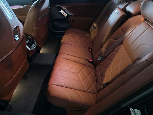 New 2026 BMW 760i xDrive w/ Luxury Rear Seating Package AWD/4WD image 12