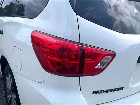 Used 2018 Nissan Pathfinder SV AWD/4WD image 30