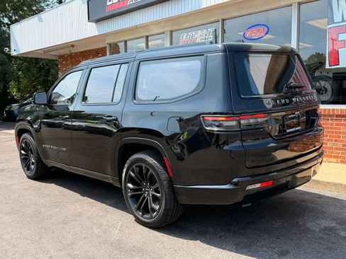 Used 2022 Jeep Grand Wagoneer Series II AWD/4WD image 2