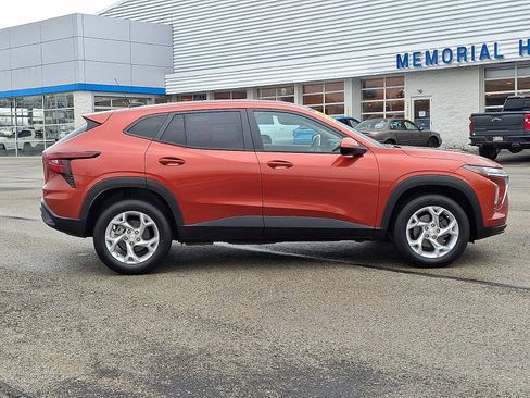 Certified 2024 Chevrolet Trax LS w/ LS Convenience Package image 7