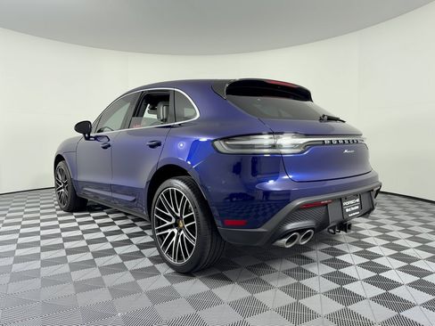Certified 2024 Porsche Macan AWD/4WD image 3