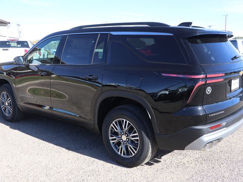 New 2026 Chevrolet Traverse LT image 5