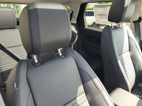 Certified 2025 Land Rover Discovery Sport S image 19