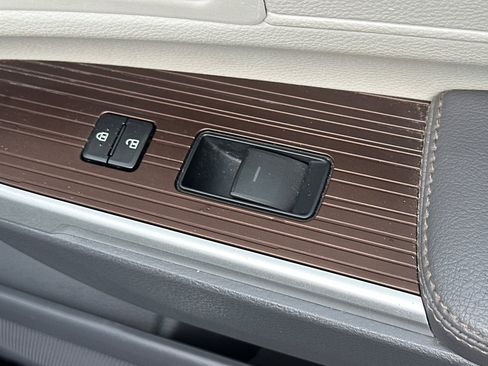 Used 2023 Toyota Sienna XLE image 23