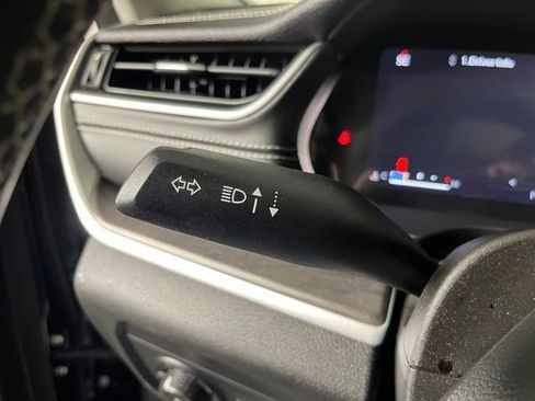 Used 2023 Jeep Grand Cherokee L Limited AWD/4WD image 23