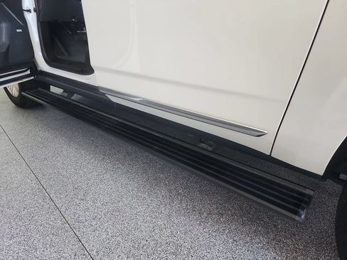 Certified 2023 GMC Yukon XL Denali AWD/4WD image 35