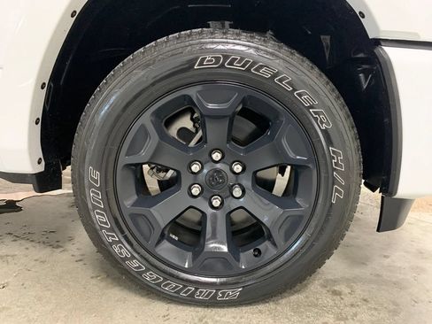 Used 2025 RAM 1500 Big Horn AWD/4WD image 12